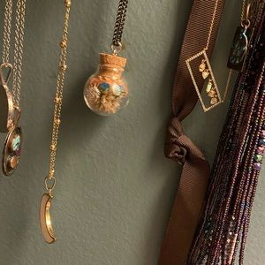 🍃🌾Nature’s whimsy long necklace glass nwt
